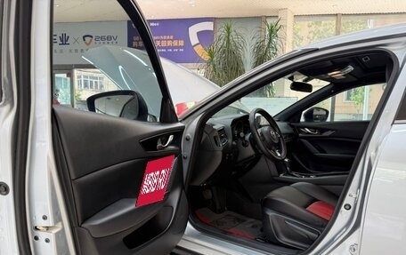 Mazda CX-4, 2020 год, 2 200 000 рублей, 8 фотография