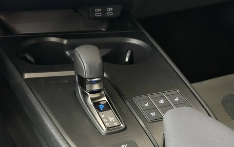 Lexus UX I, 2024 год, 5 900 000 рублей, 15 фотография