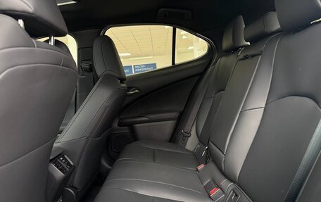 Lexus UX I, 2024 год, 5 900 000 рублей, 17 фотография
