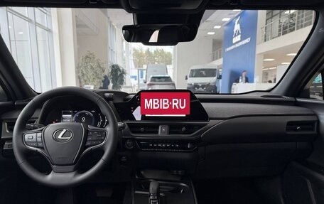 Lexus UX I, 2024 год, 5 900 000 рублей, 14 фотография