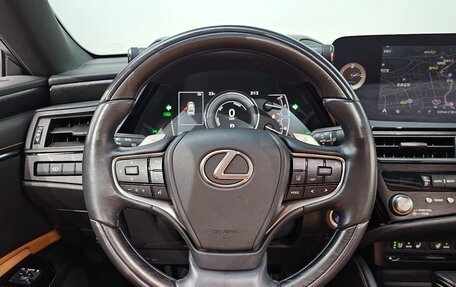 Lexus ES VII, 2022 год, 3 370 000 рублей, 15 фотография