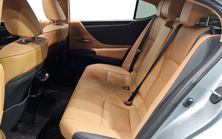 Lexus ES VII, 2022 год, 3 370 000 рублей, 16 фотография