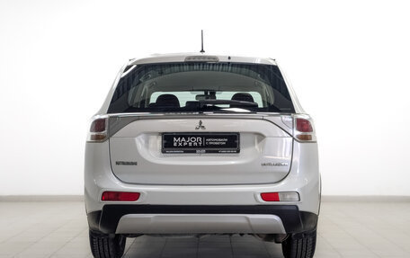 Mitsubishi Outlander III рестайлинг 3, 2014 год, 1 470 000 рублей, 6 фотография