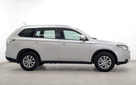 Mitsubishi Outlander III рестайлинг 3, 2014 год, 1 470 000 рублей, 4 фотография
