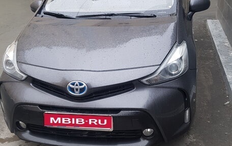 Toyota Prius v (+) I (ZVW40/41) рестайлинг, 2015 год, 1 800 000 рублей, 1 фотография
