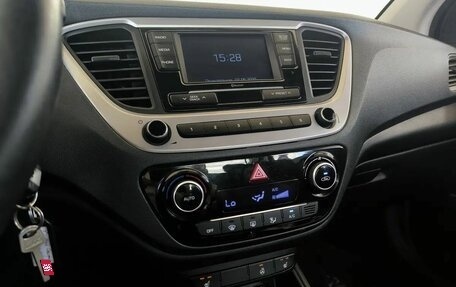 Hyundai Solaris II рестайлинг, 2018 год, 1 100 000 рублей, 7 фотография