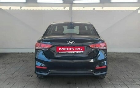 Hyundai Solaris II рестайлинг, 2018 год, 1 100 000 рублей, 3 фотография