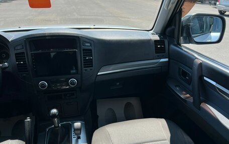 Mitsubishi Pajero IV, 2010 год, 1 449 999 рублей, 15 фотография