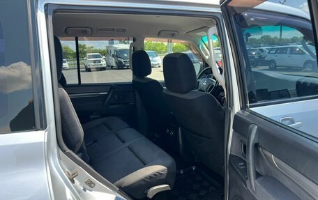 Mitsubishi Pajero IV, 2010 год, 1 449 999 рублей, 18 фотография