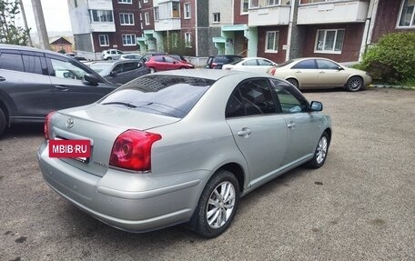 Toyota Avensis III рестайлинг, 2005 год, 810 000 рублей, 2 фотография