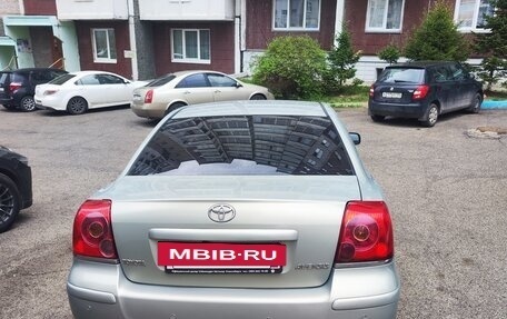 Toyota Avensis III рестайлинг, 2005 год, 810 000 рублей, 4 фотография