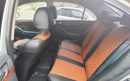 Toyota Avensis III рестайлинг, 2005 год, 810 000 рублей, 9 фотография