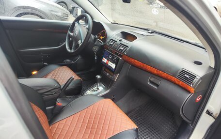 Toyota Avensis III рестайлинг, 2005 год, 810 000 рублей, 14 фотография