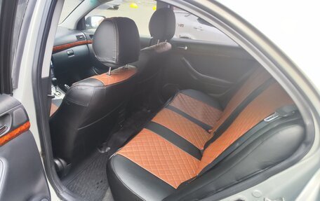 Toyota Avensis III рестайлинг, 2005 год, 810 000 рублей, 10 фотография