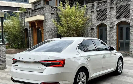 Skoda Superb III рестайлинг, 2021 год, 1 500 000 рублей, 7 фотография