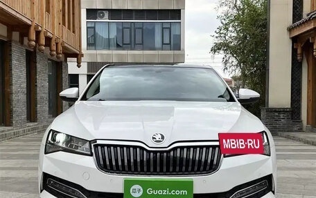 Skoda Superb III рестайлинг, 2021 год, 1 500 000 рублей, 3 фотография