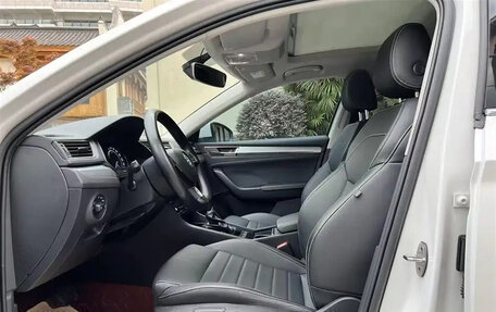 Skoda Superb III рестайлинг, 2021 год, 1 500 000 рублей, 14 фотография
