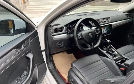 Skoda Superb III рестайлинг, 2021 год, 1 500 000 рублей, 15 фотография