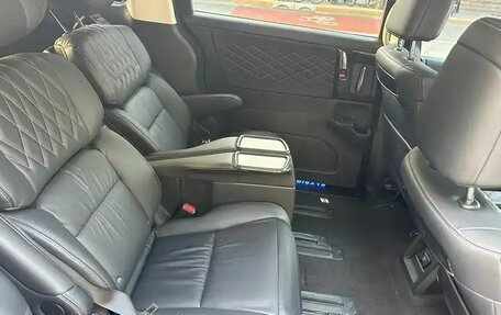Honda Elysion, 2021 год, 2 890 000 рублей, 19 фотография
