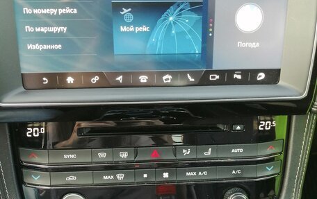 Jaguar F-Pace, 2016 год, 3 500 000 рублей, 10 фотография