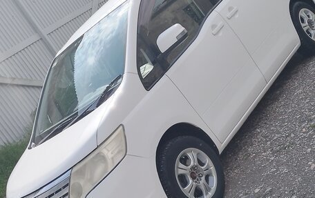 Nissan Serena III, 2010 год, 1 350 000 рублей, 4 фотография