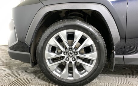 Toyota RAV4, 2020 год, 3 350 000 рублей, 9 фотография