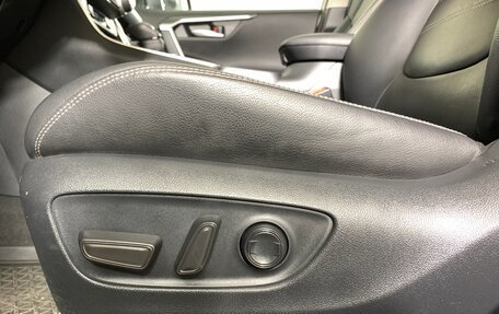 Toyota RAV4, 2020 год, 3 350 000 рублей, 16 фотография