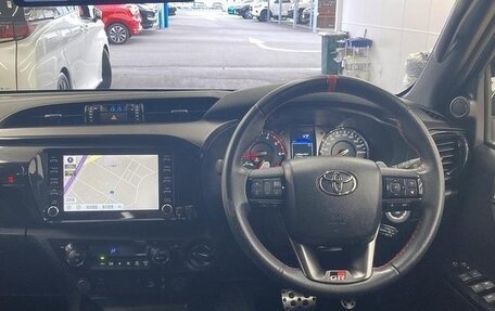 Toyota Hilux VIII, 2021 год, 3 329 000 рублей, 6 фотография