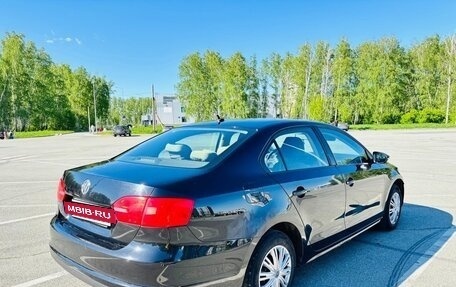 Volkswagen Jetta VI, 2013 год, 810 000 рублей, 2 фотография