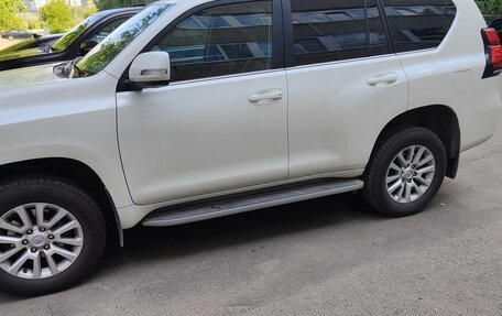 Toyota Land Cruiser Prado 150 рестайлинг 2, 2019 год, 5 350 000 рублей, 2 фотография