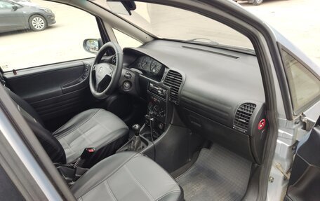 Opel Zafira A рестайлинг, 2000 год, 250 000 рублей, 18 фотография