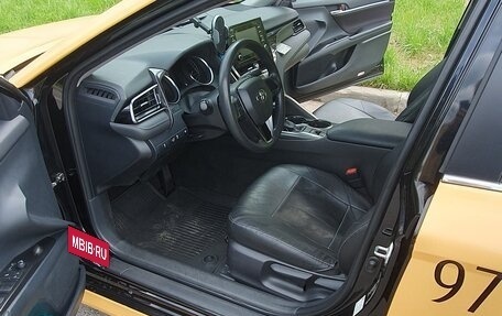 Toyota Camry, 2021 год, 2 180 000 рублей, 3 фотография