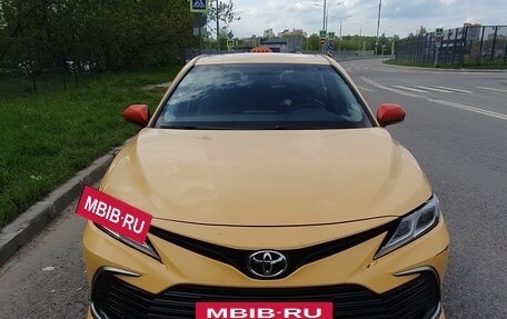 Toyota Camry, 2021 год, 2 180 000 рублей, 2 фотография