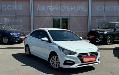 Hyundai Solaris II рестайлинг, 2019 год, 1 200 000 рублей, 3 фотография