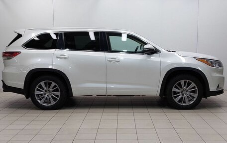 Toyota Highlander III, 2015 год, 2 598 000 рублей, 4 фотография