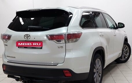 Toyota Highlander III, 2015 год, 2 598 000 рублей, 2 фотография