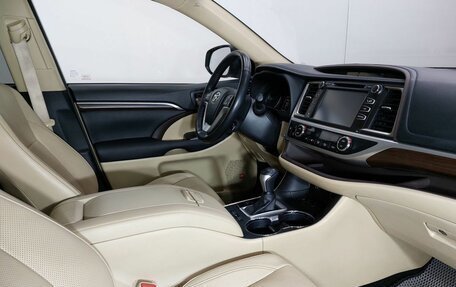 Toyota Highlander III, 2015 год, 2 598 000 рублей, 9 фотография