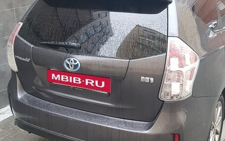 Toyota Prius v (+) I (ZVW40/41) рестайлинг, 2015 год, 1 800 000 рублей, 2 фотография