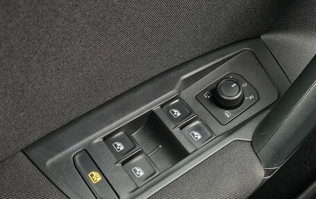 Volkswagen Tiguan II, 2019 год, 1 847 000 рублей, 15 фотография