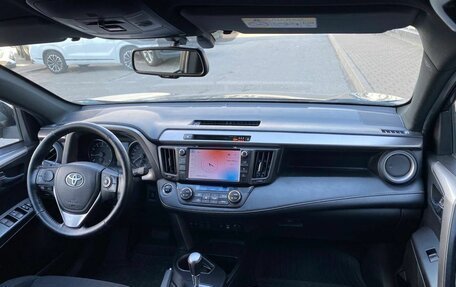 Toyota RAV4, 2019 год, 2 380 000 рублей, 25 фотография