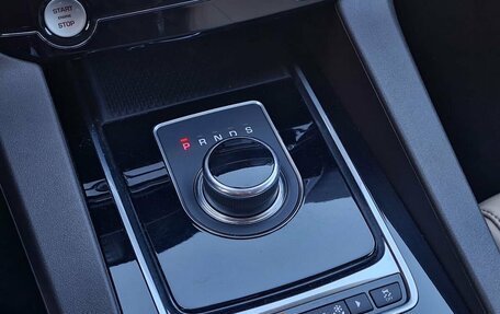 Jaguar F-Pace, 2016 год, 2 299 000 рублей, 24 фотография