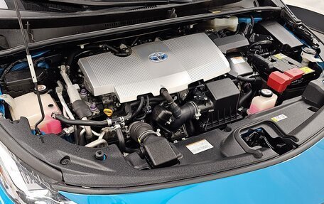 Toyota Prius IV XW50, 2017 год, 2 060 000 рублей, 6 фотография