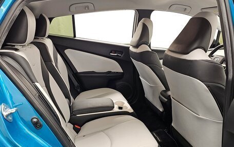 Toyota Prius IV XW50, 2017 год, 2 060 000 рублей, 17 фотография