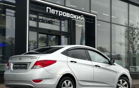 Hyundai Solaris II рестайлинг, 2013 год, 920 000 рублей, 4 фотография