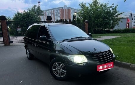 Chrysler Voyager IV, 2006 год, 800 000 рублей, 2 фотография