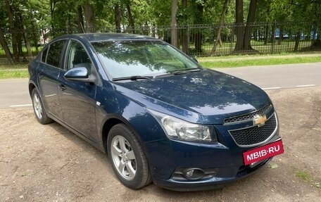 Chevrolet Cruze II, 2012 год, 800 000 рублей, 3 фотография