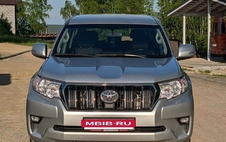 Toyota Land Cruiser Prado 150 рестайлинг 2, 2020 год, 6 000 000 рублей, 14 фотография