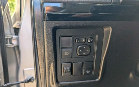 Toyota Land Cruiser Prado 150 рестайлинг 2, 2020 год, 6 000 000 рублей, 24 фотография