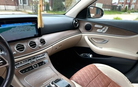 Mercedes-Benz E-Класс, 2019 год, 4 950 000 рублей, 12 фотография