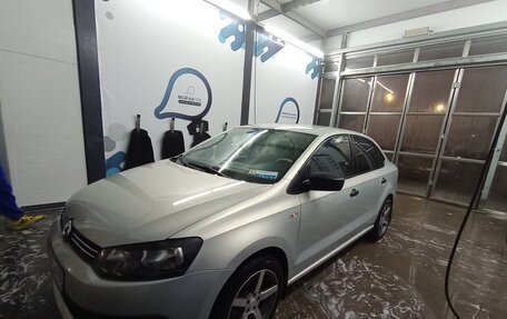 Volkswagen Polo VI (EU Market), 2013 год, 900 000 рублей, 2 фотография